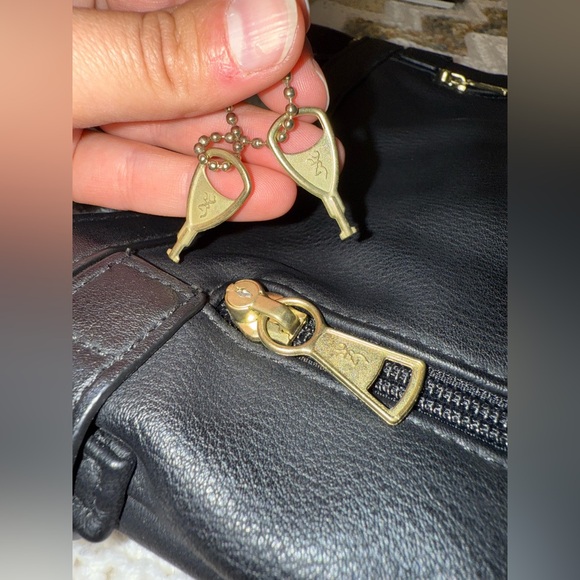 Browning Black Leather Concealed Carry Crossbody Bag with Gold Metal - Picture 8 of 12